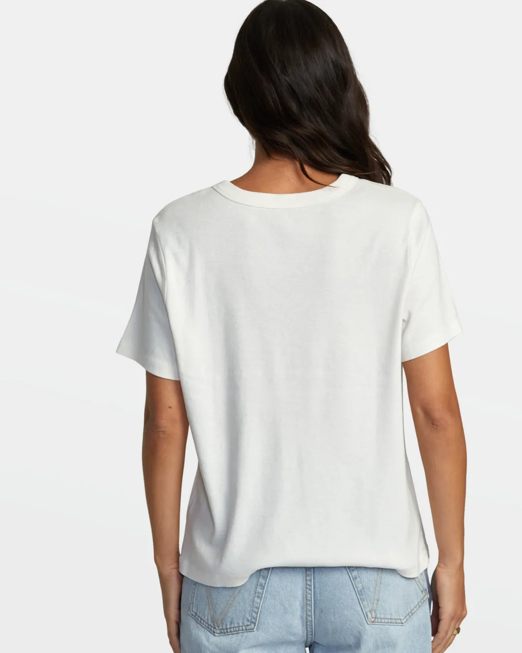 DAILY TEE