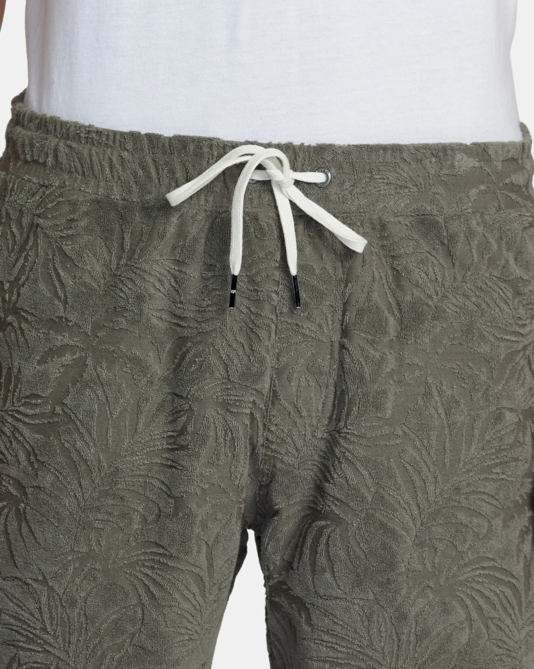 PALMS DOWN 17" ELASTIC WAIST SHORTS