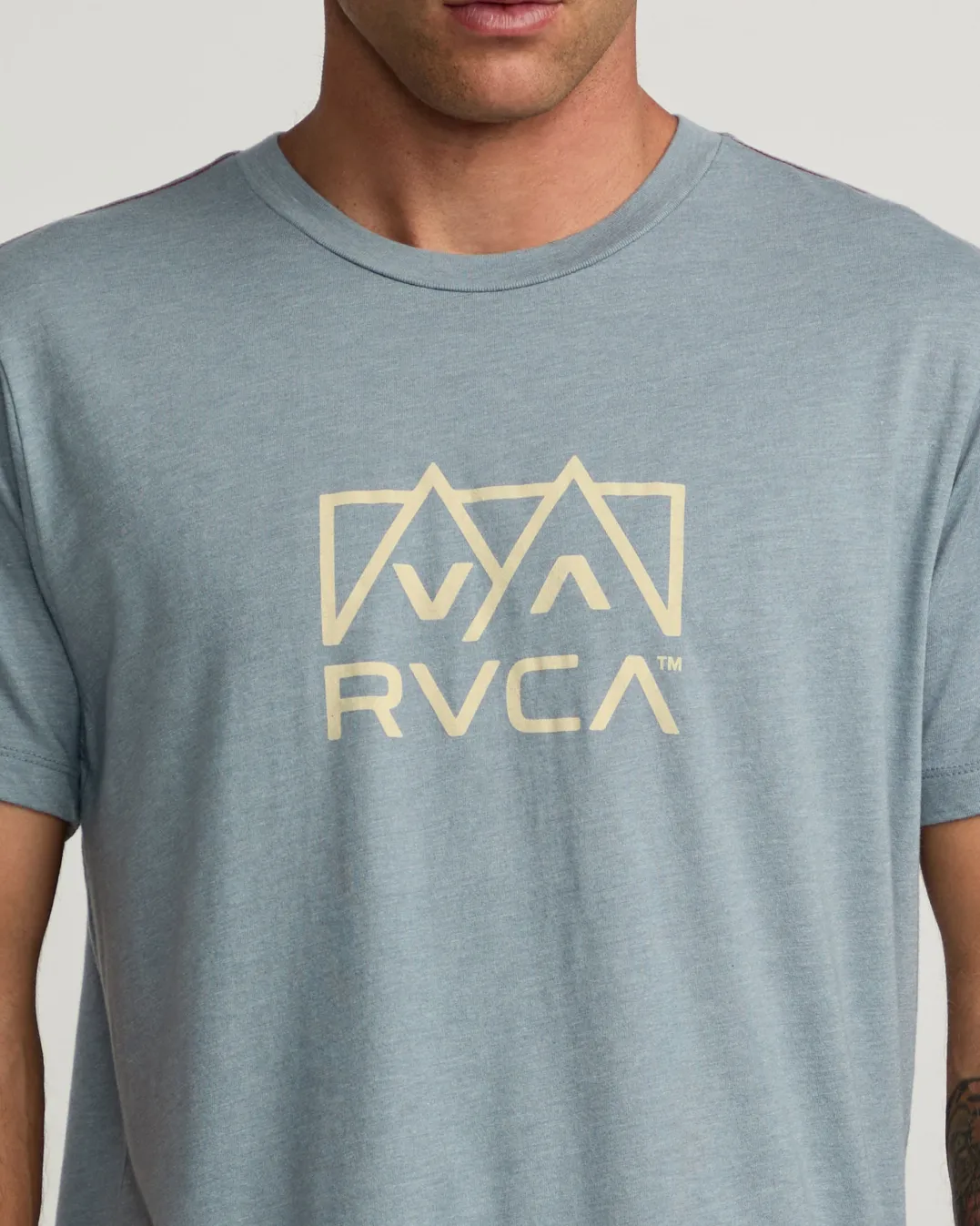 PEAKS TEE