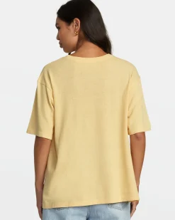 SECLUDED ISLAND TEE