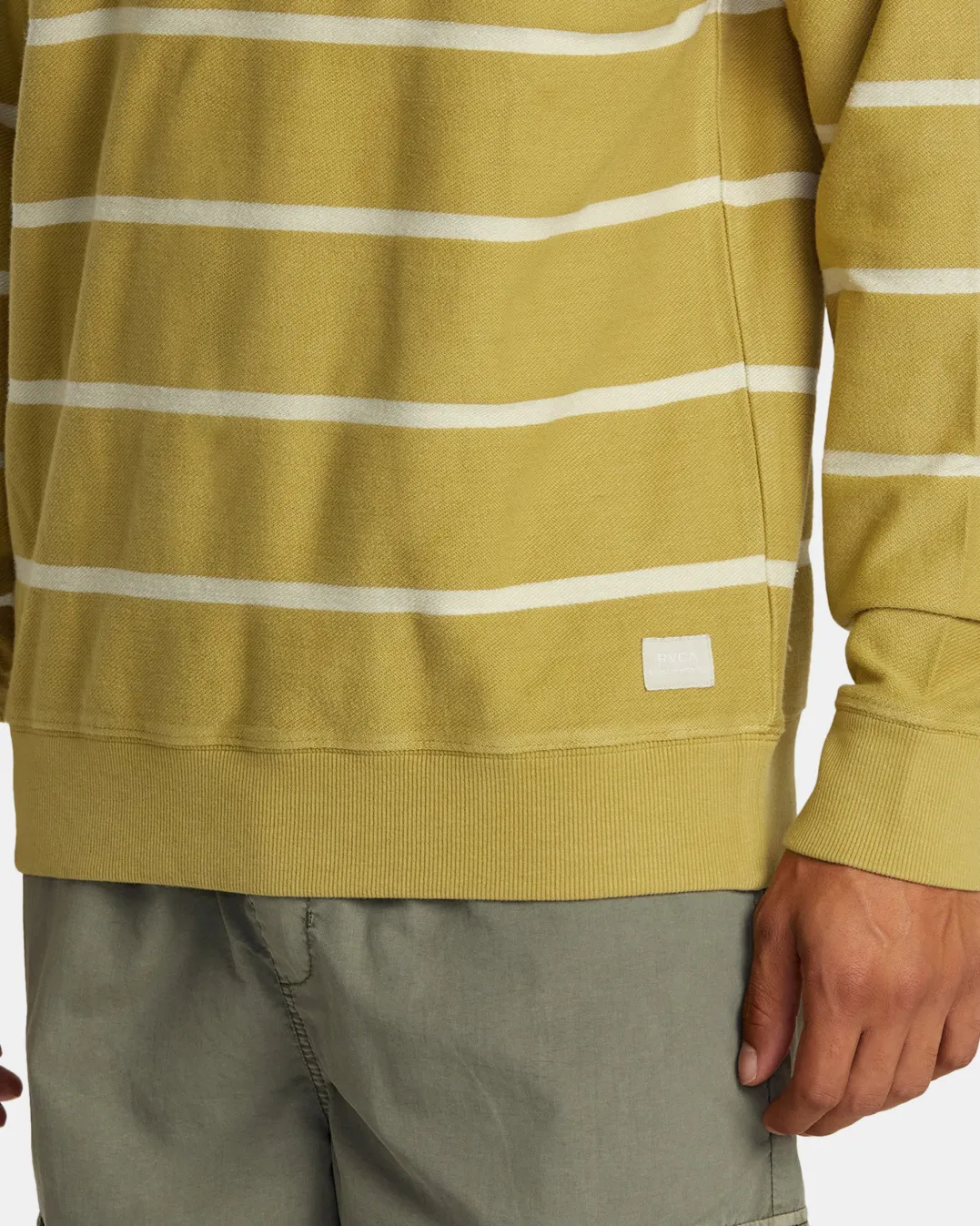 VACANCY CREW NECK PULLOVER