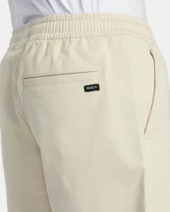 WEEKEND ELASTIC WAIST SHORTS