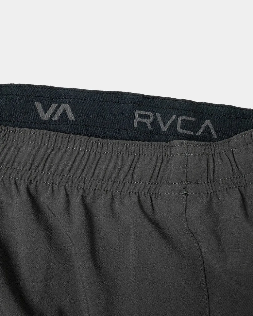 YOGGER STRETCH 17" ATHLETIC SHORTS