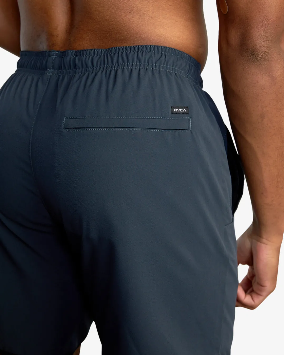 YOGGER STRETCH 17" ATHLETIC SHORTS