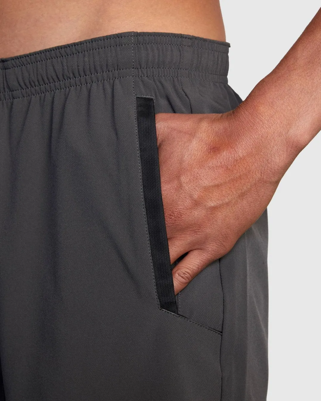 YOGGER STRETCH 17" ATHLETIC SHORTS