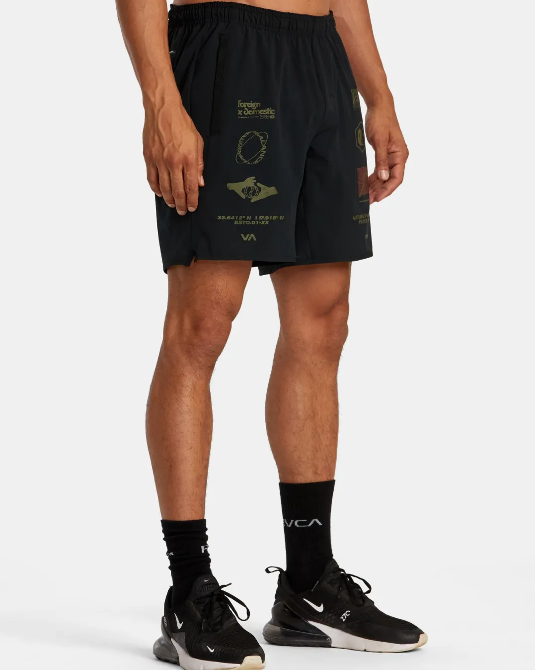 YOGGER STRETCH 17" ATHLETIC SHORTS