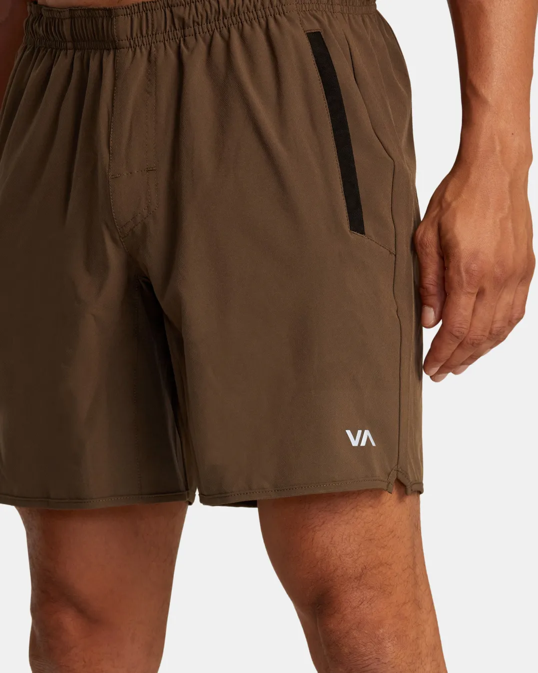 YOGGER STRETCH 17" ATHLETIC SHORTS