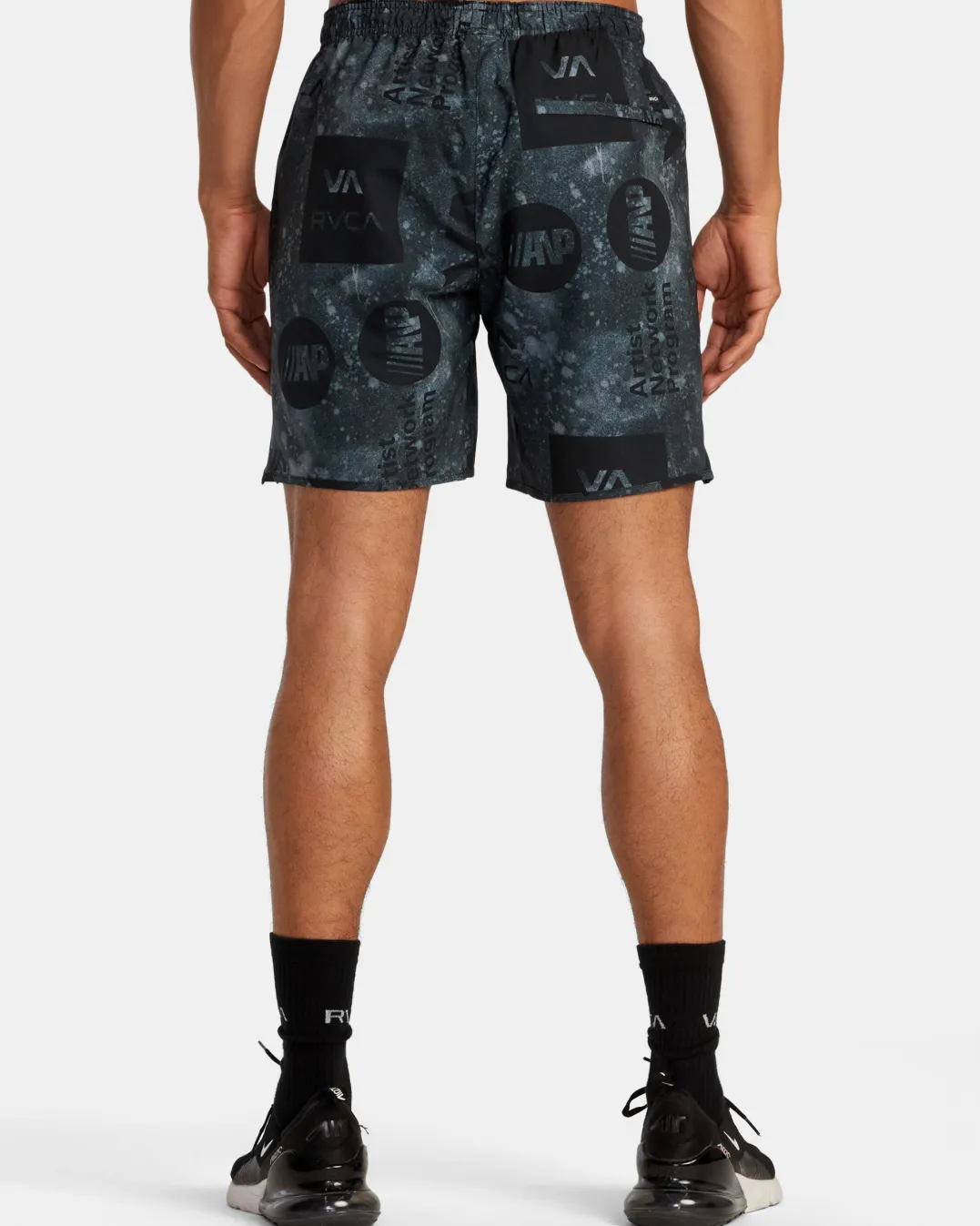 YOGGER STRETCH 17" ATHLETIC SHORTS